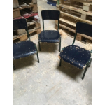 Vintage blauwe schoolstoeltjes